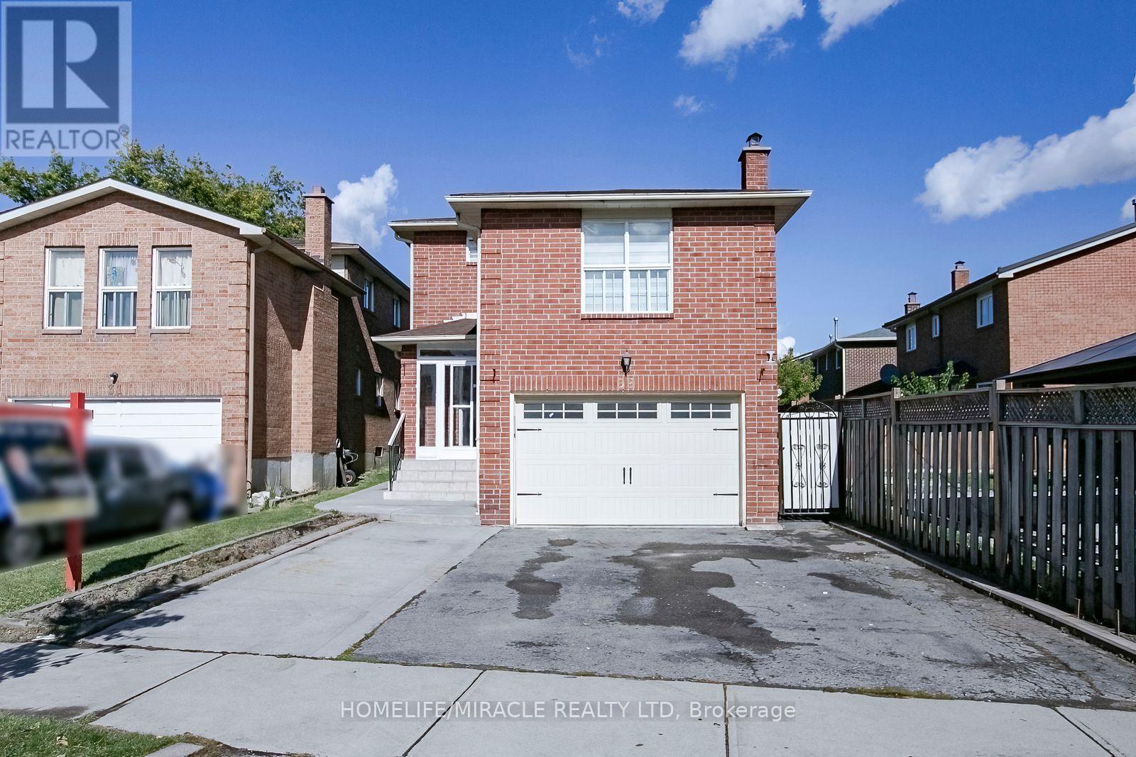 33 Adam Street, Brampton, Ontario  L6Z 2S2 - Photo 1 - W13883110