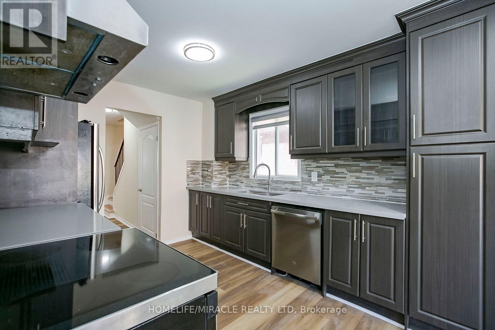 33 Adam Street, Brampton, Ontario  L6Z 2S2 - Photo 12 - W13883110