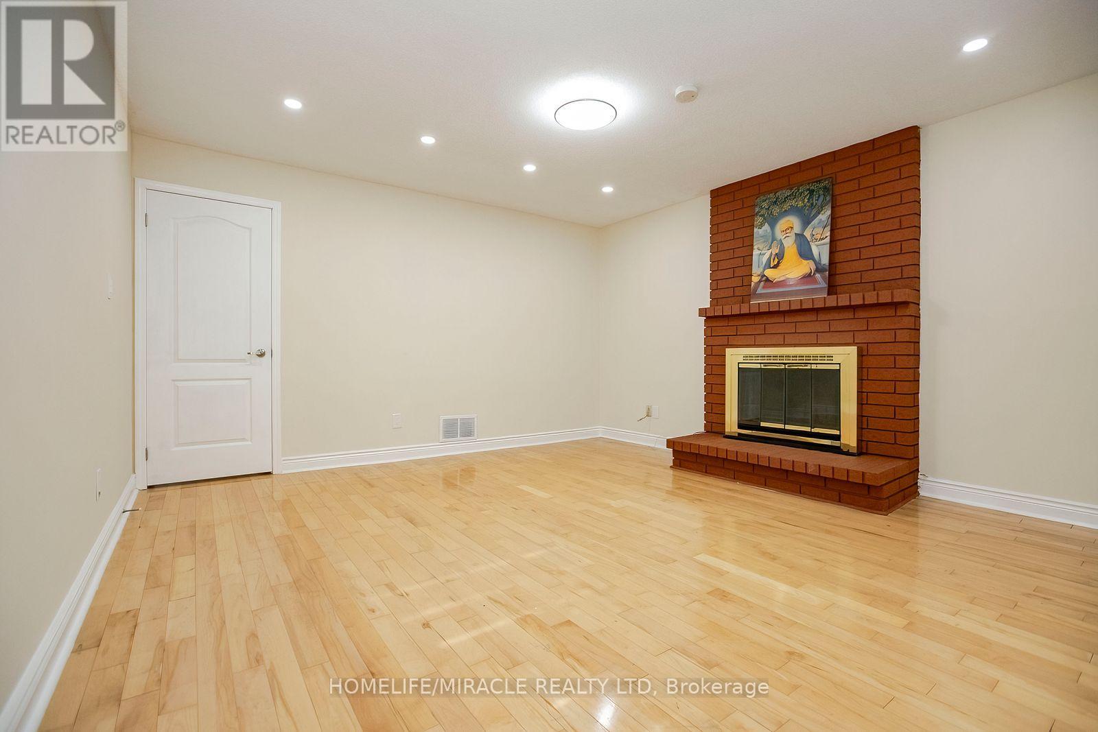33 Adam Street, Brampton, Ontario  L6Z 2S2 - Photo 17 - W13883110