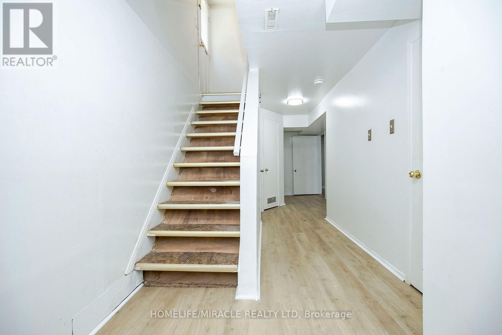 33 Adam Street, Brampton, Ontario  L6Z 2S2 - Photo 37 - W13883110