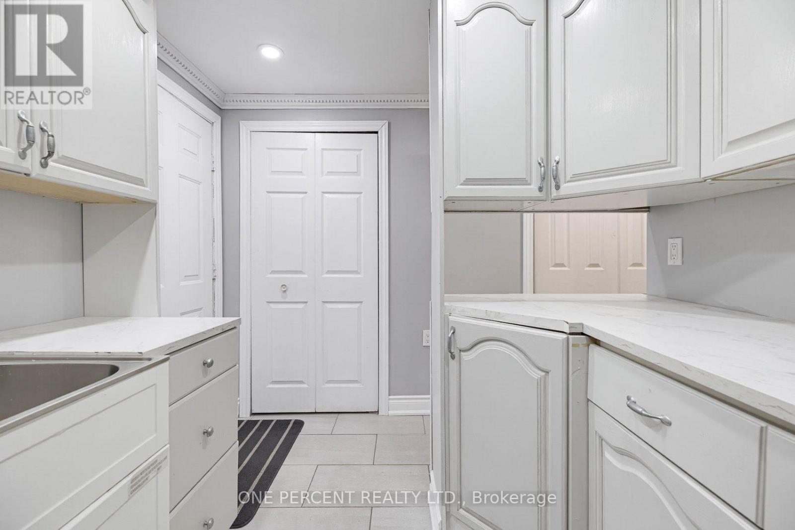 51 Courtleigh Square, Brampton, Ontario  L6Z 1J2 - Photo 33 - W13883162