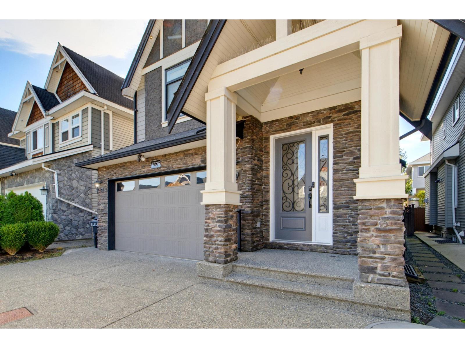 7675 210a Street, Langley, British Columbia  V2Y 0L1 - Photo 2 - R3173195