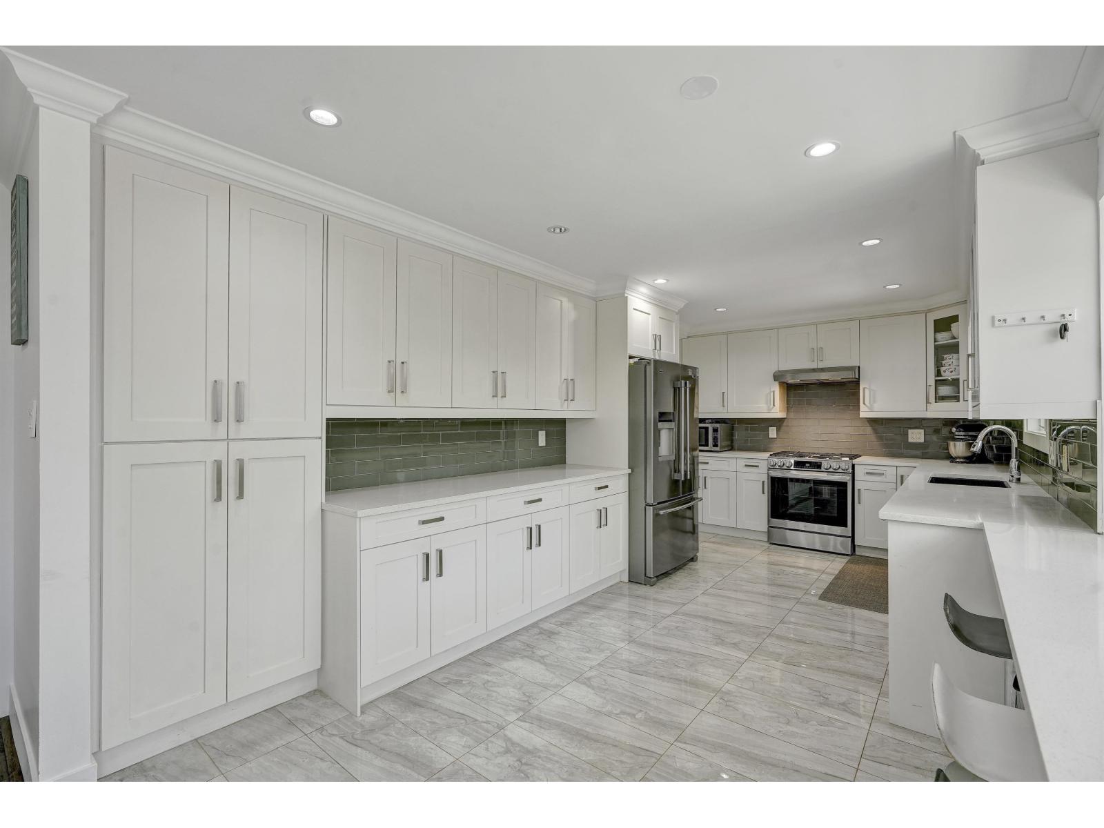 6875 ROCKFORD PLACE
