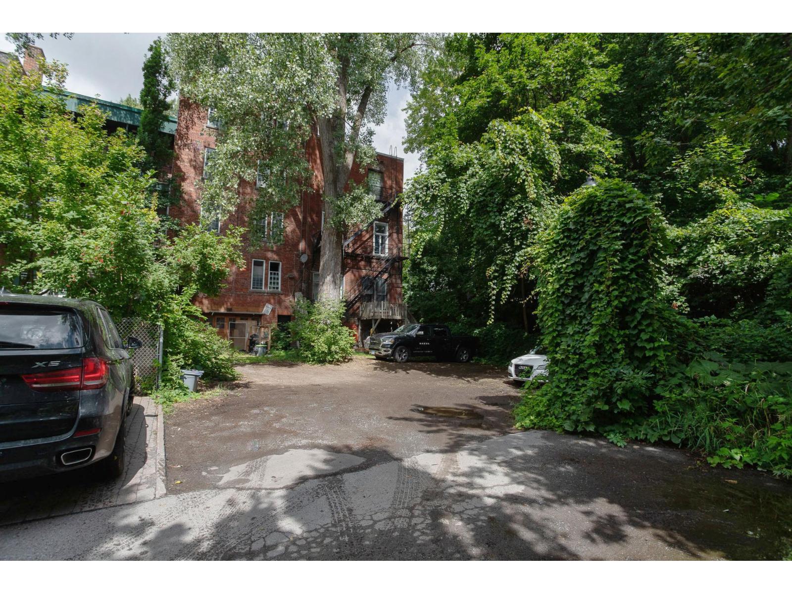 2180 Rue du Souvenir Montréal (Ville-Marie) Quebec Canada H3E1S1 3