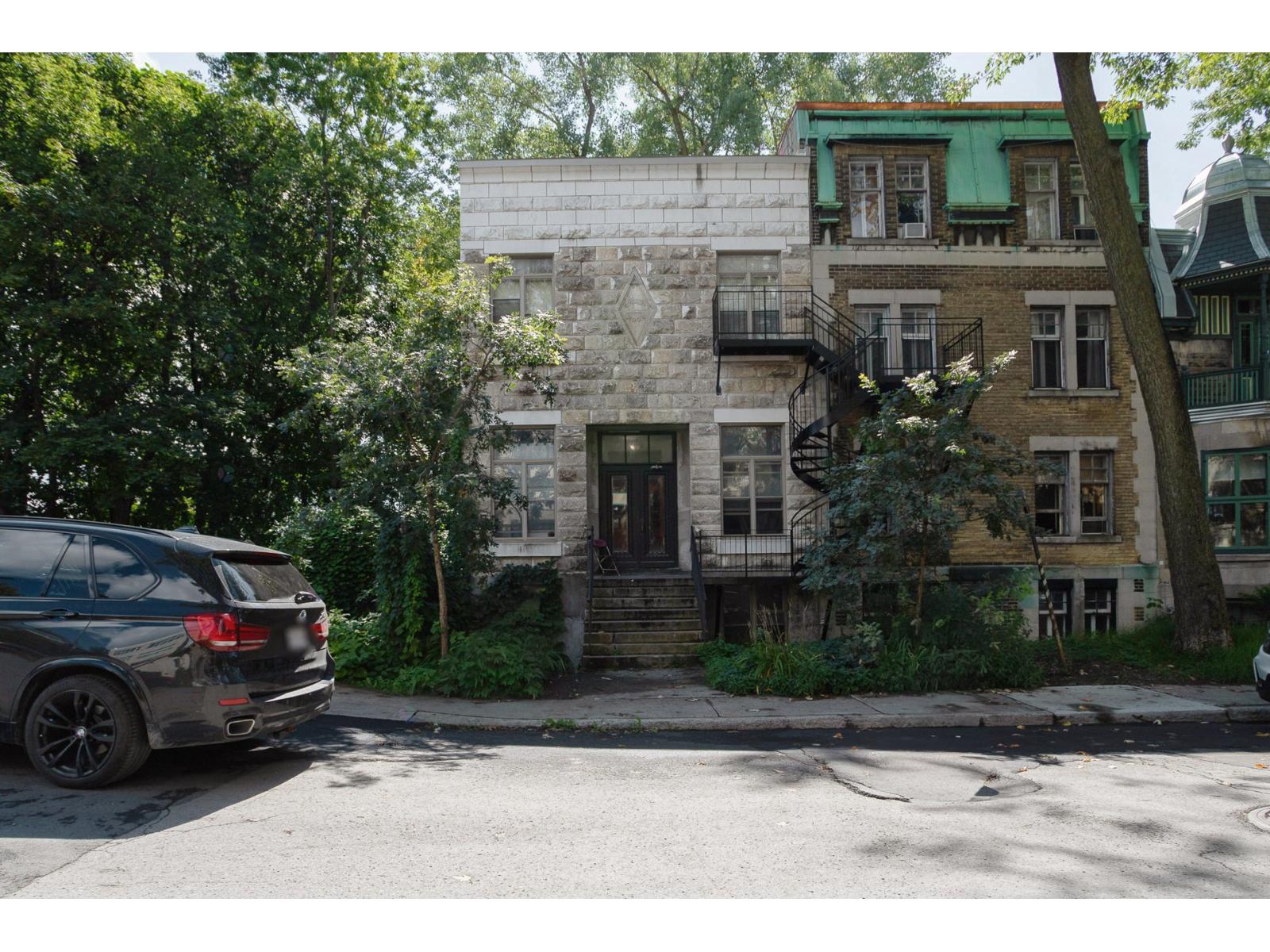 2180 Rue du Souvenir Montréal (Ville-Marie) Quebec Canada H3E1S1 2