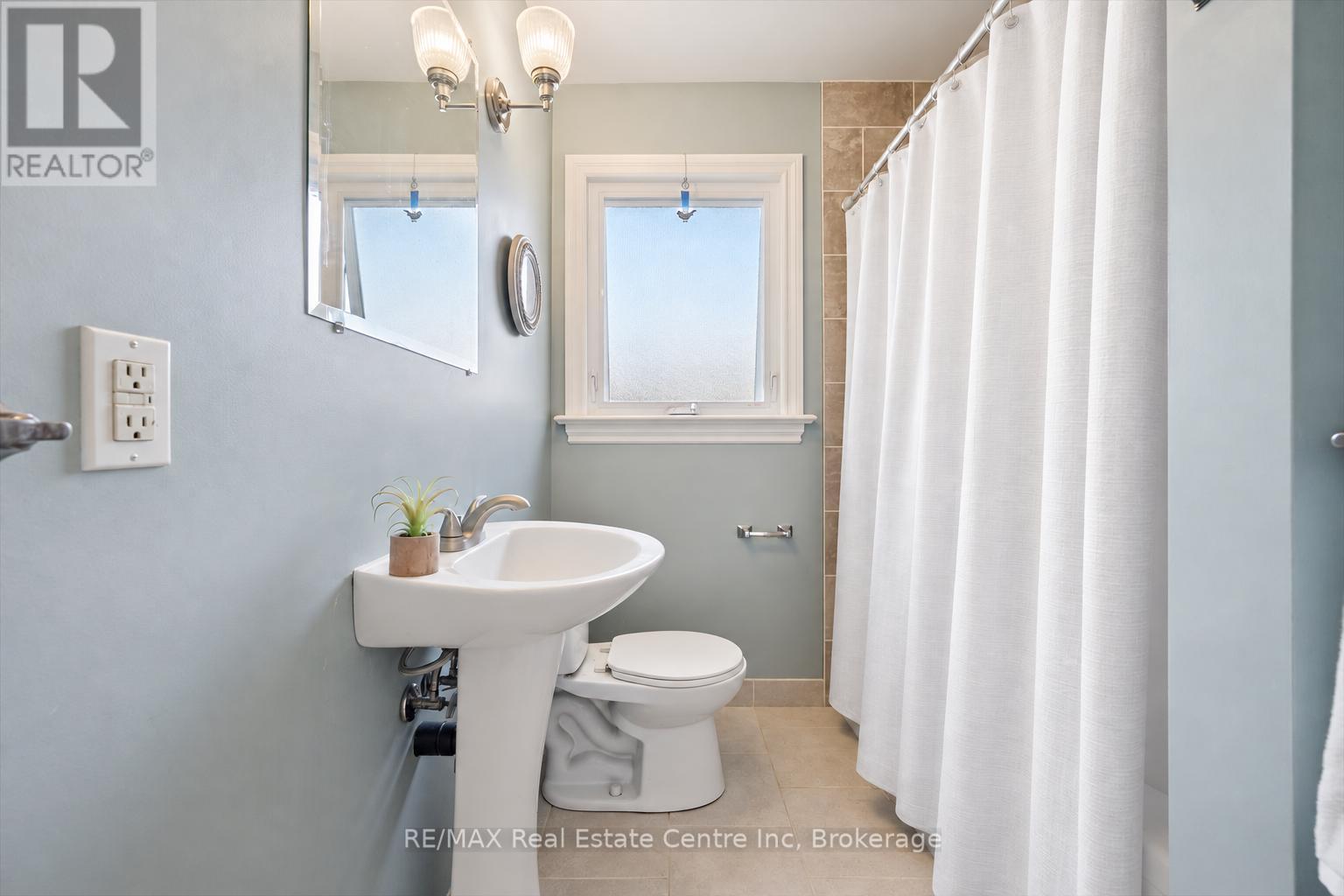 41 Prince Charles Street, Halton Hills (Georgetown), Ontario  L7G 3T9 - Photo 12 - W13883344