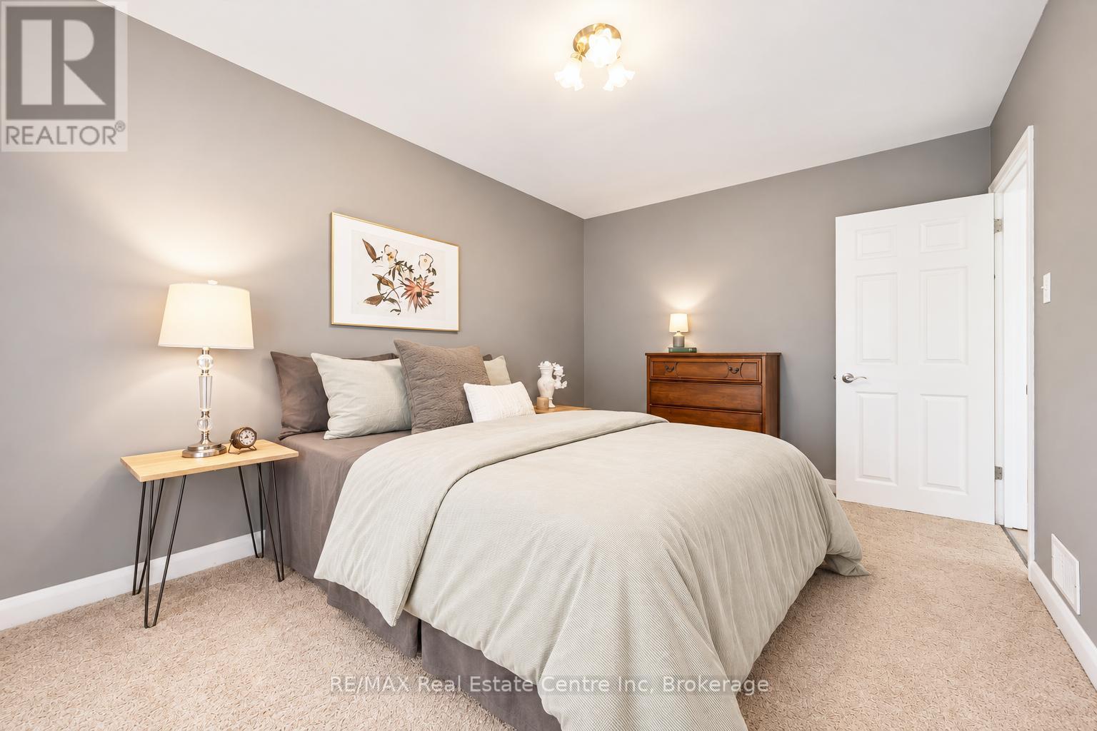 41 Prince Charles Street, Halton Hills (Georgetown), Ontario  L7G 3T9 - Photo 9 - W13883344
