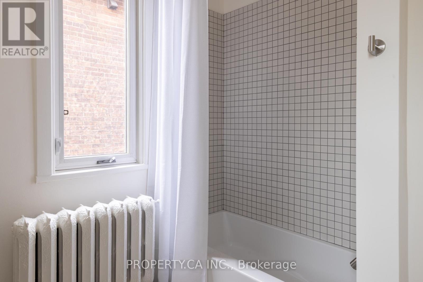 197 Roxton Road, Toronto, Ontario  M6J 2Y4 - Photo 25 - C13883252