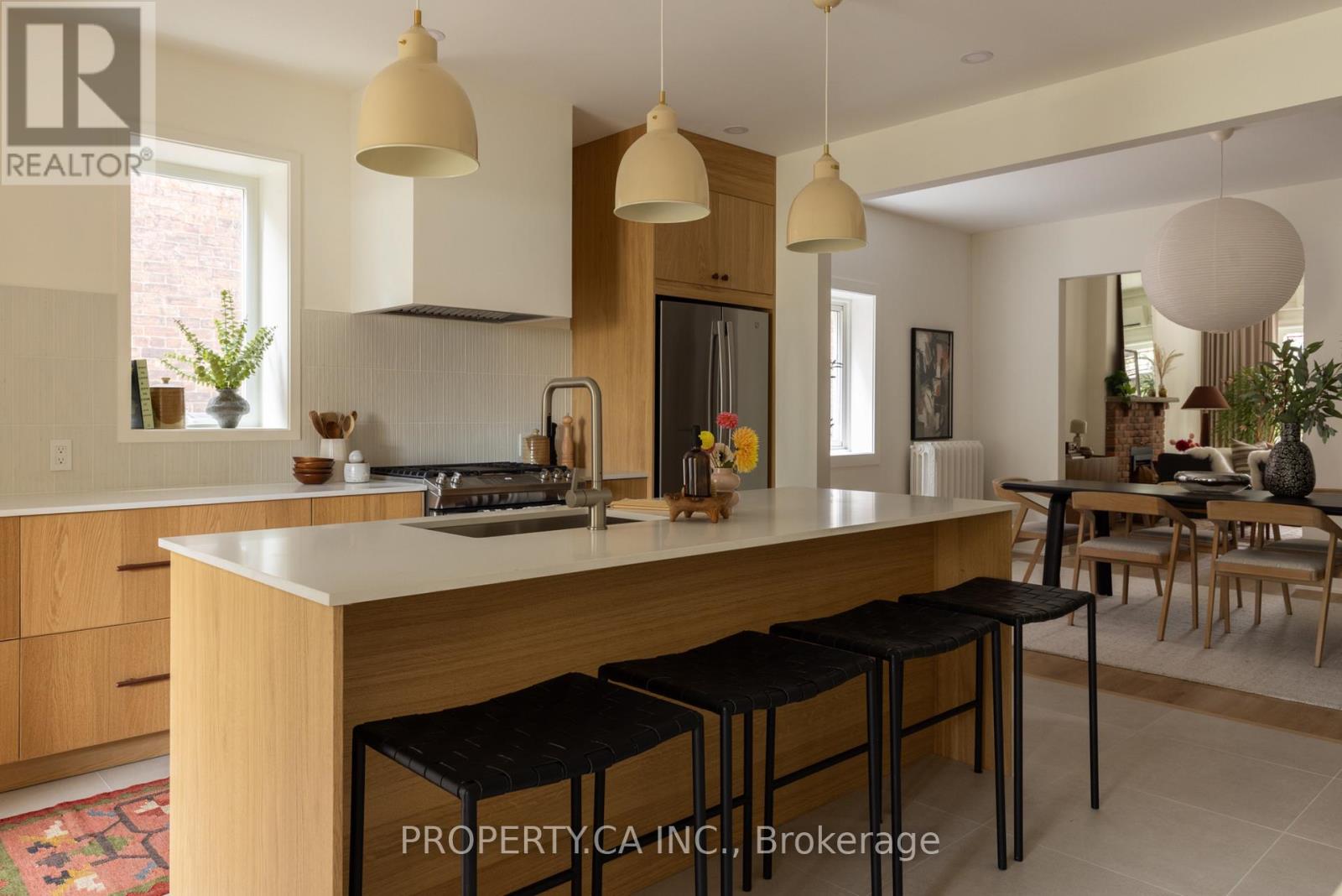 197 Roxton Road, Toronto, Ontario  M6J 2Y4 - Photo 6 - C13883252