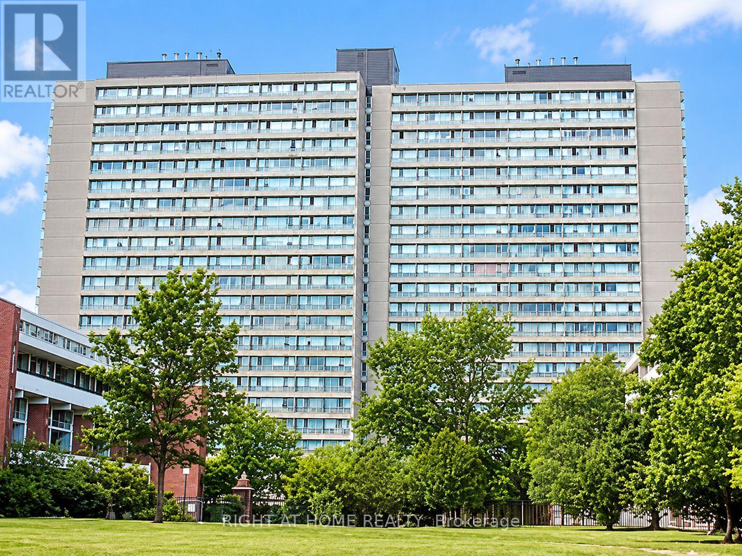 704 - 100 Leeward Glenway, Toronto, Ontario  M3C 2Z1 - Photo 1 - C13883318