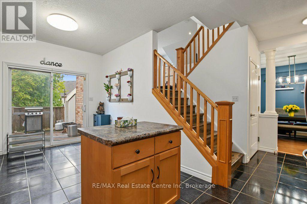 978 Edinburgh Road S, Guelph, Ontario N1G 5H2 - Photo 8 - X13883310