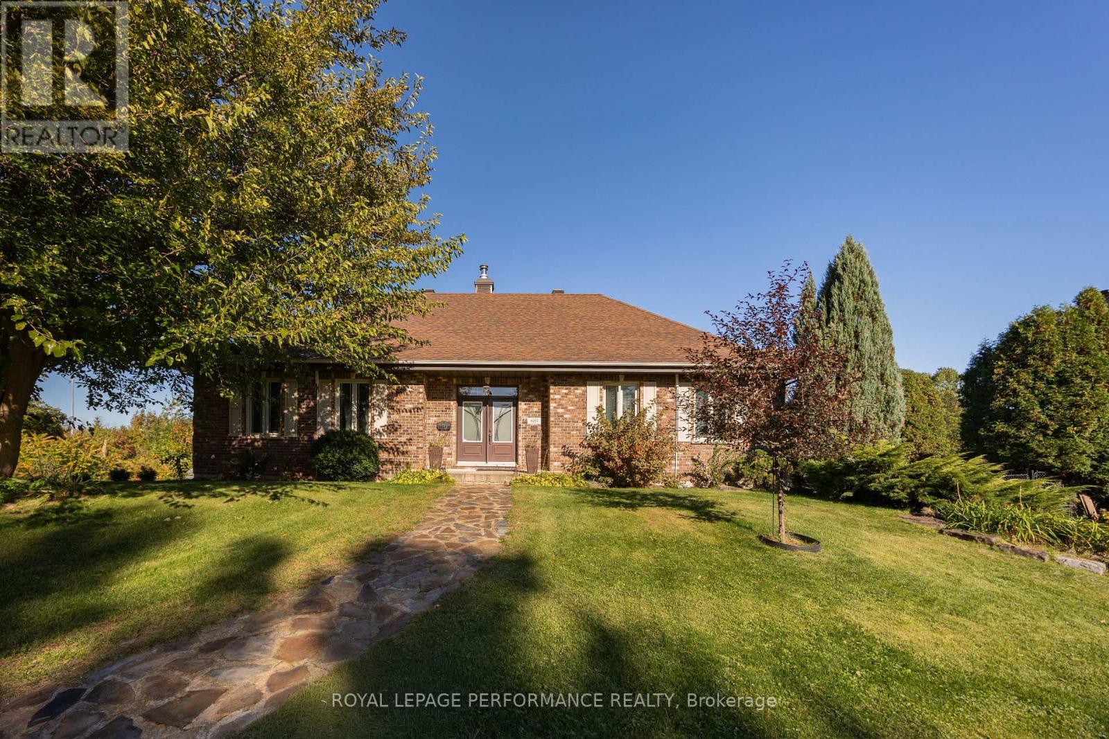 6217 Karen Drive, South Glengarry, Ontario  K0C 1E0 - Photo 1 - X13883308