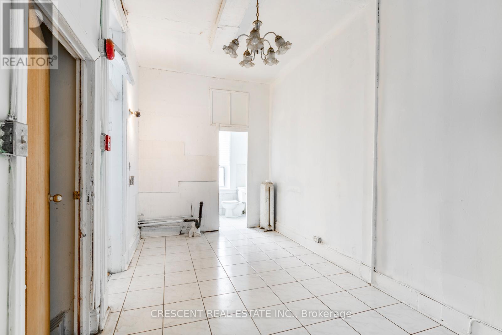 414 Queen Street W, Toronto, Ontario  M5V 2A7 - Photo 18 - C12460064