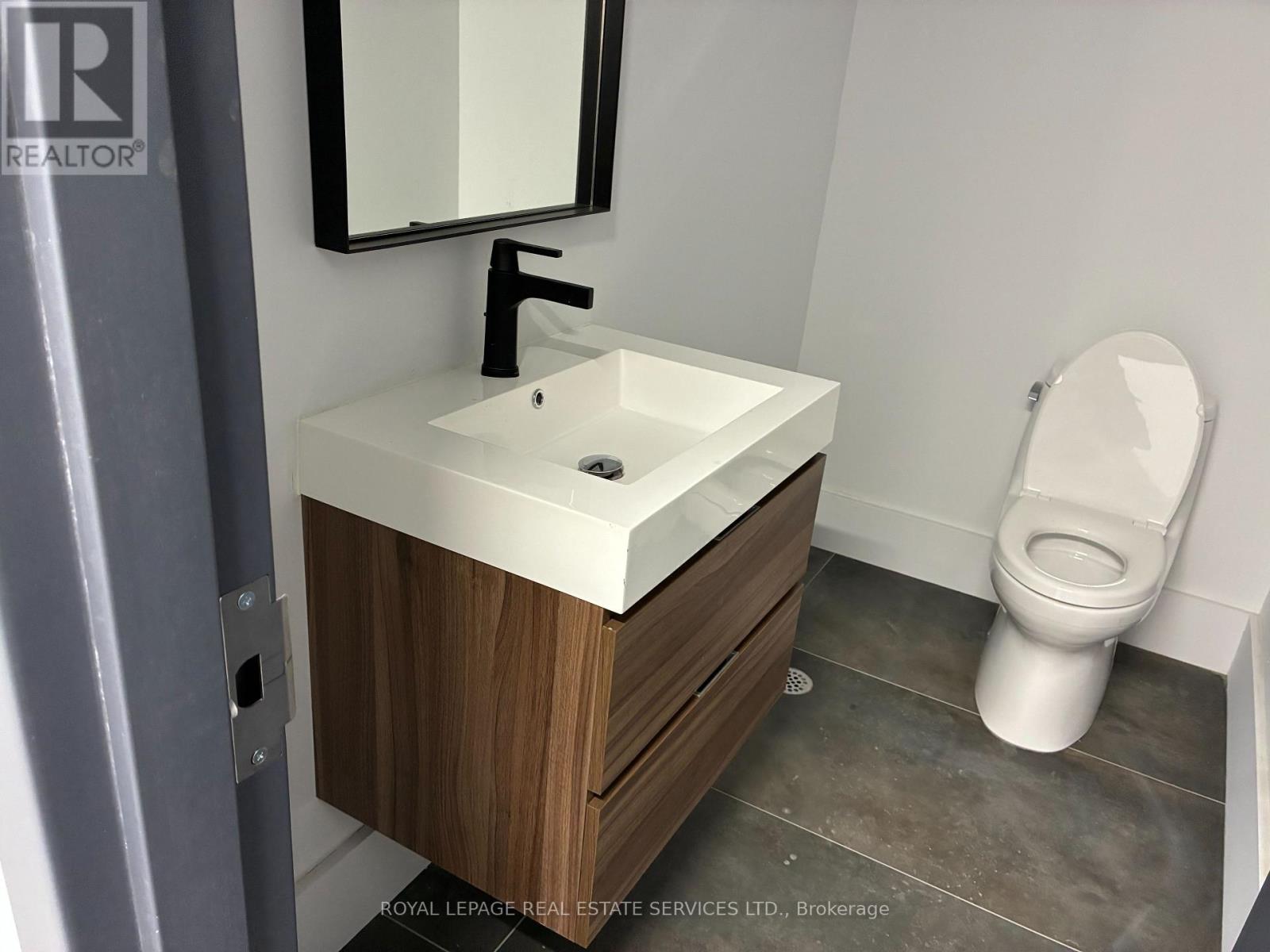 2nd Floor - 298 Spadina Avenue, Toronto, Ontario  M5T 2G5 - Photo 7 - C13848122