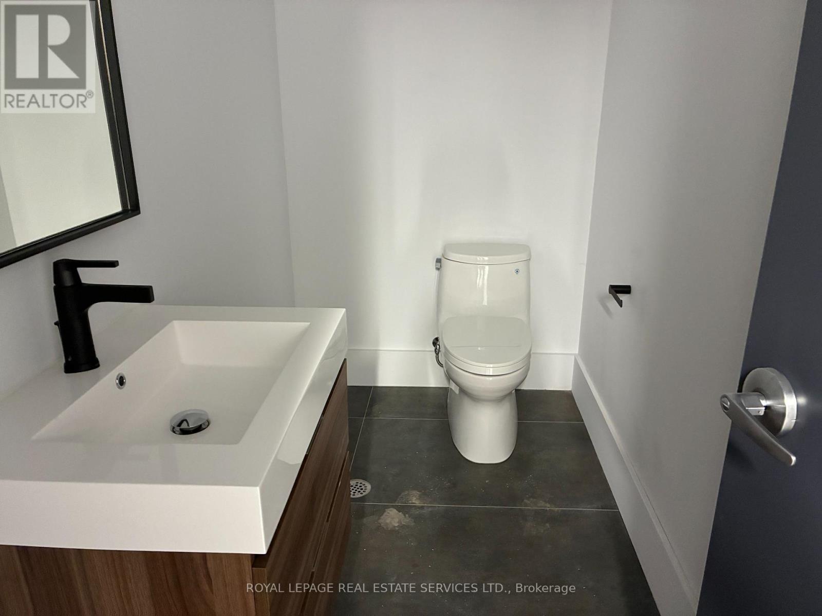 2nd Floor - 298 Spadina Avenue, Toronto, Ontario  M5T 2G5 - Photo 8 - C13848122
