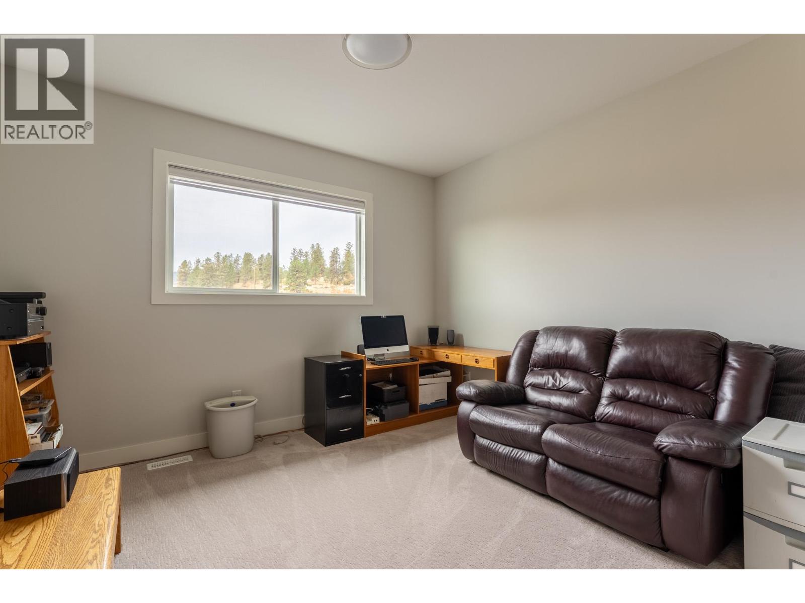 3369 Hawks Crescent