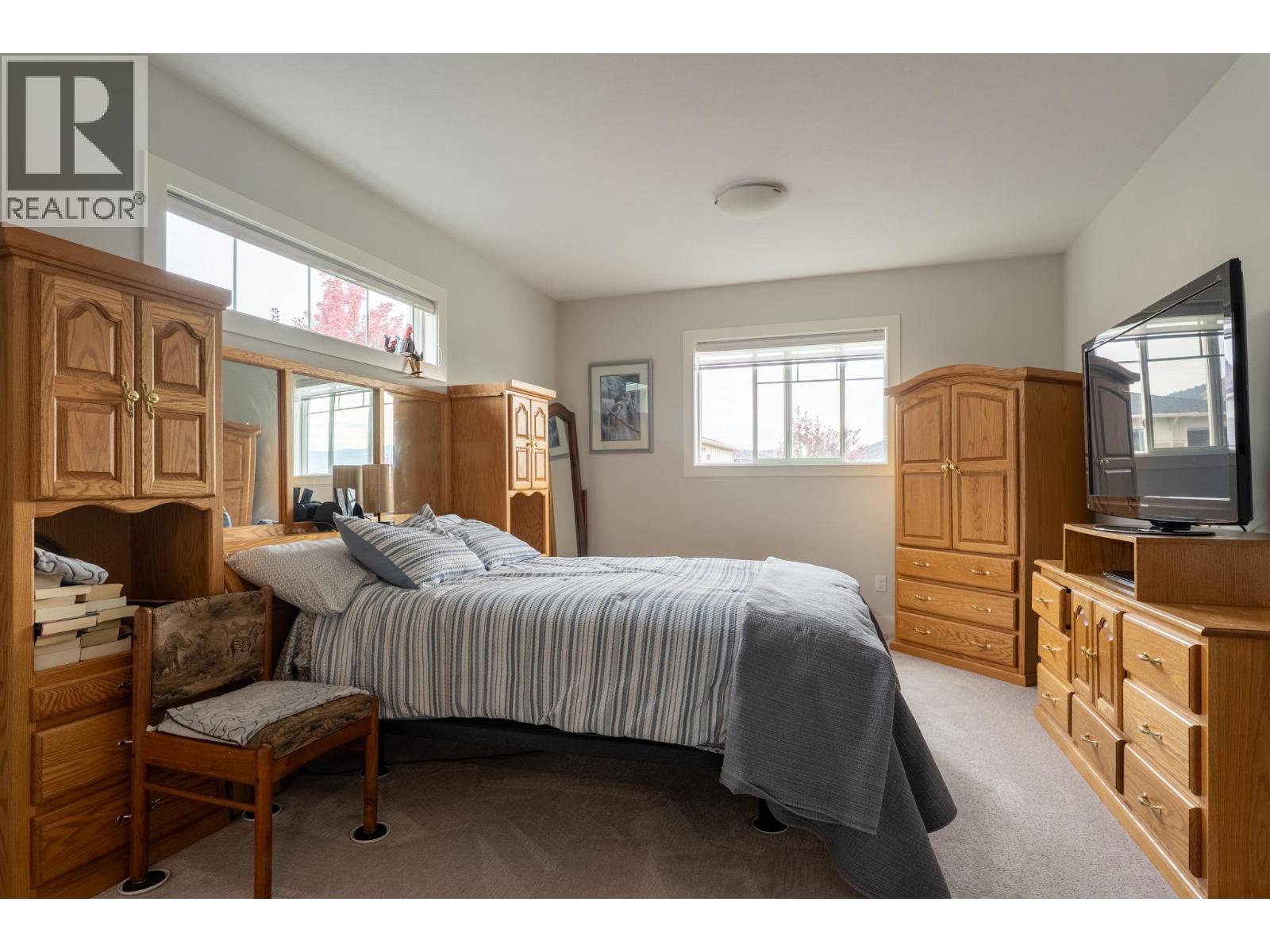 3369 Hawks Crescent