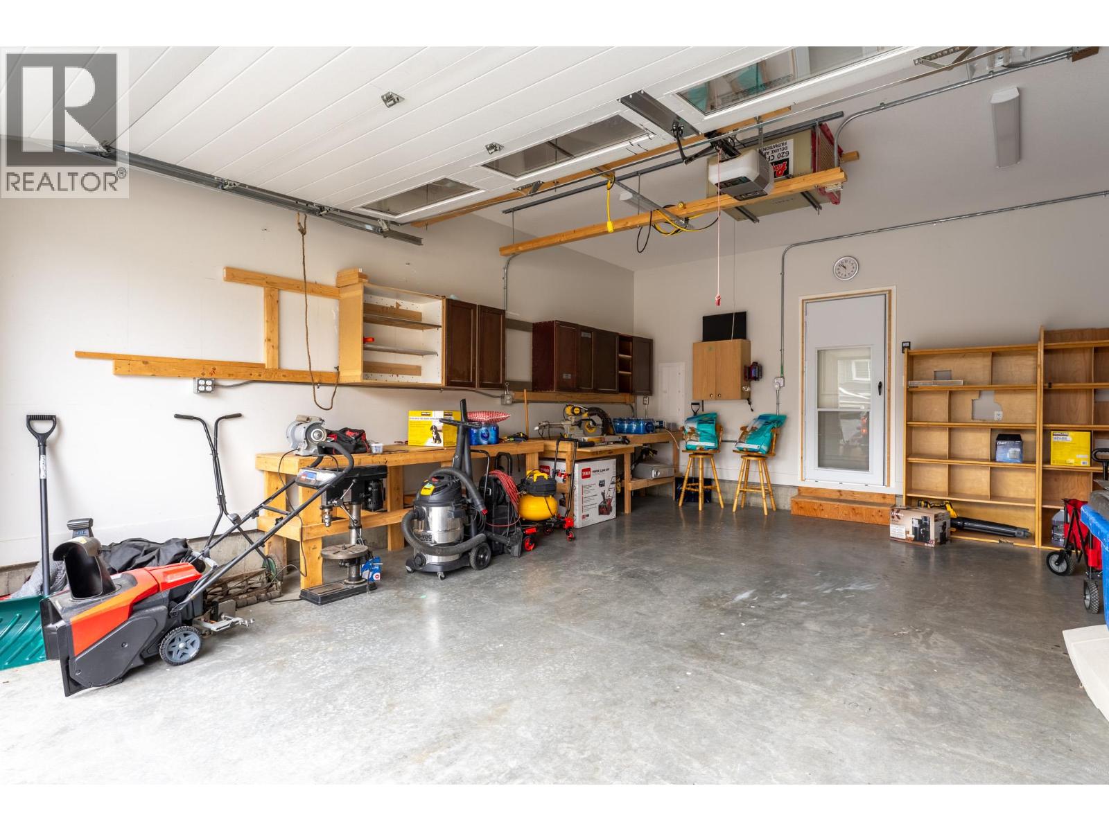 3369 Hawks Crescent