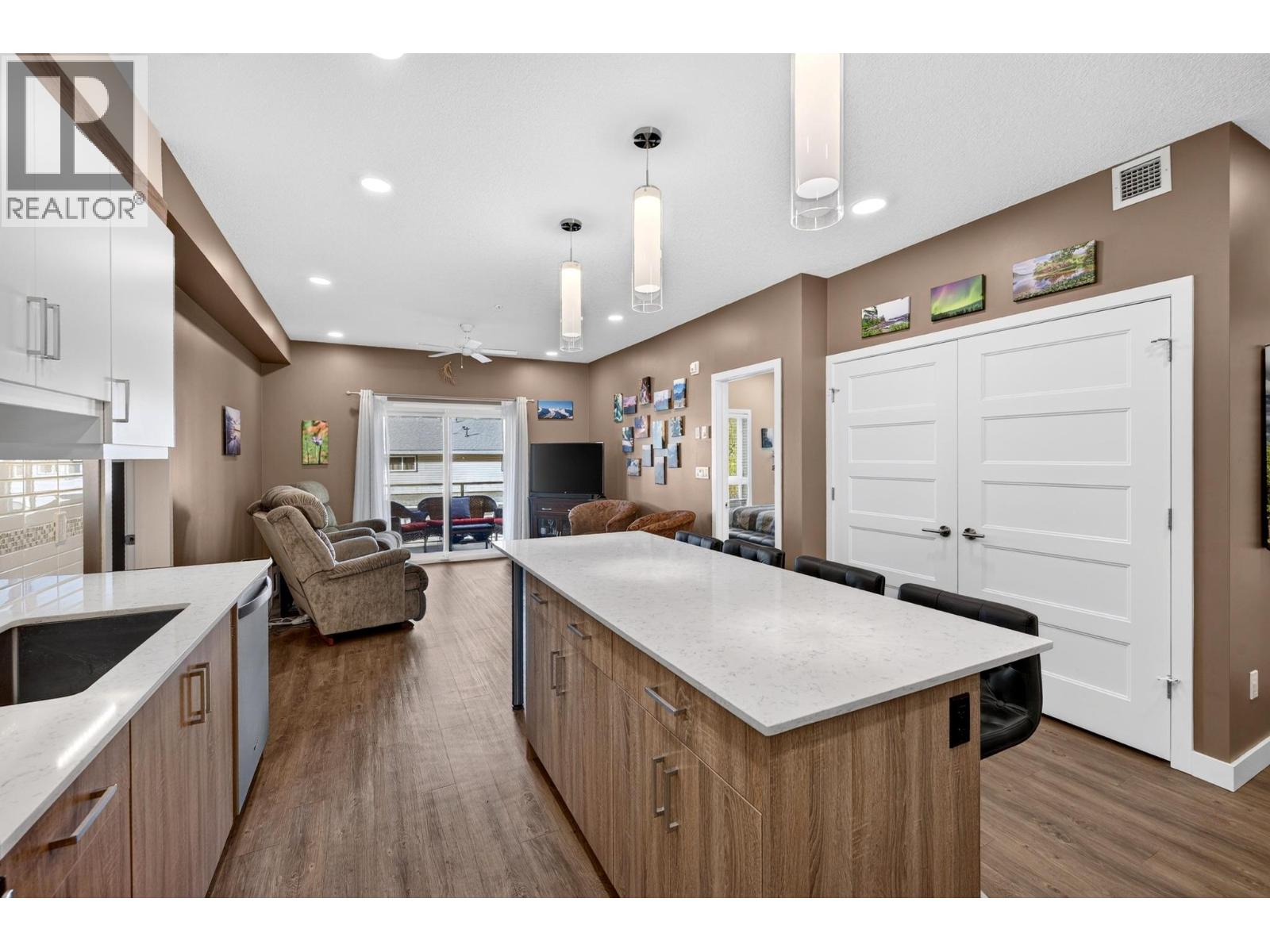 410 5TH Avenue S Unit# 1205
