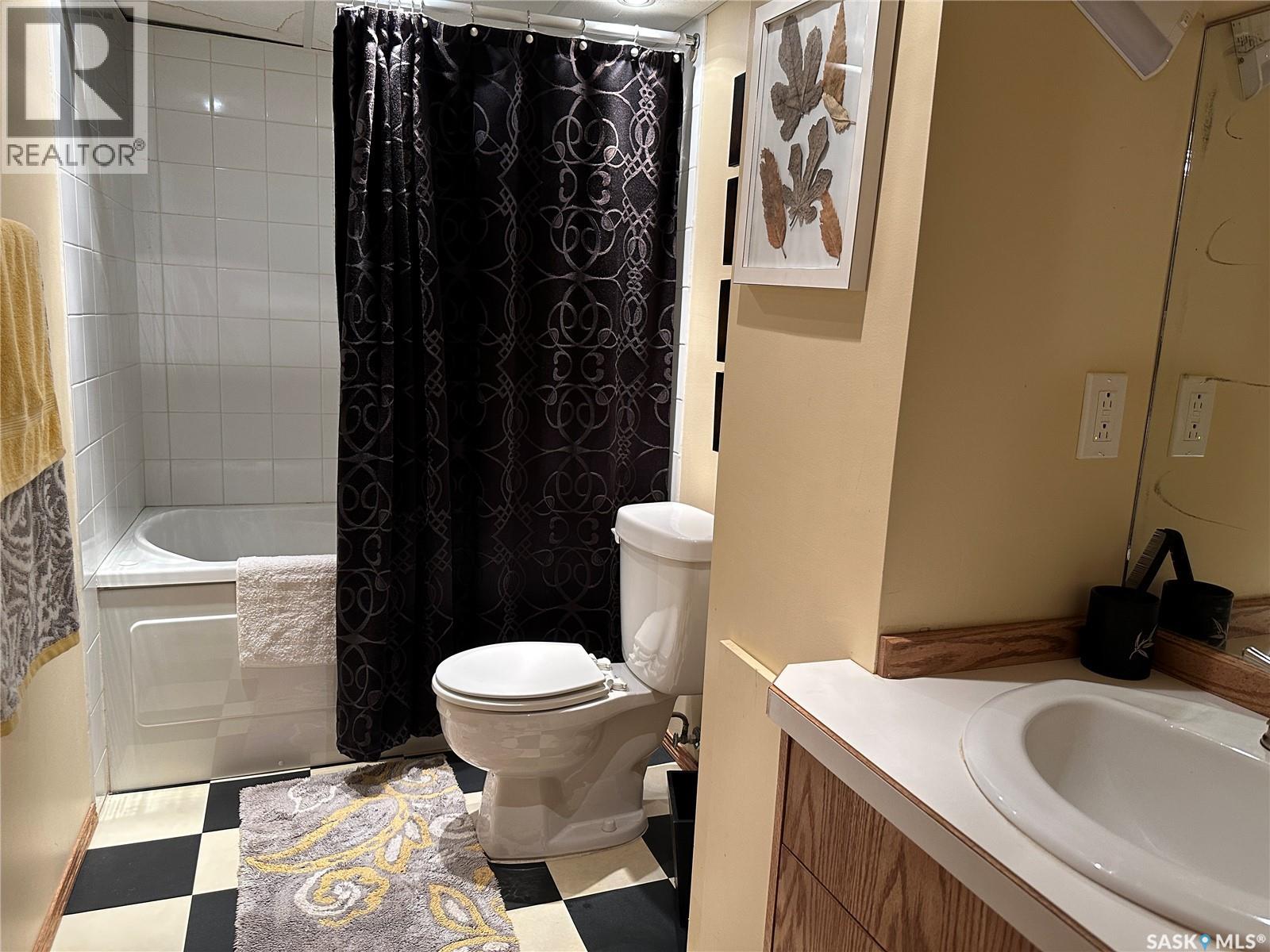 503 9th Street Ne, Weyburn, Saskatchewan  S4H 1G2 - Photo 31 - SK050840