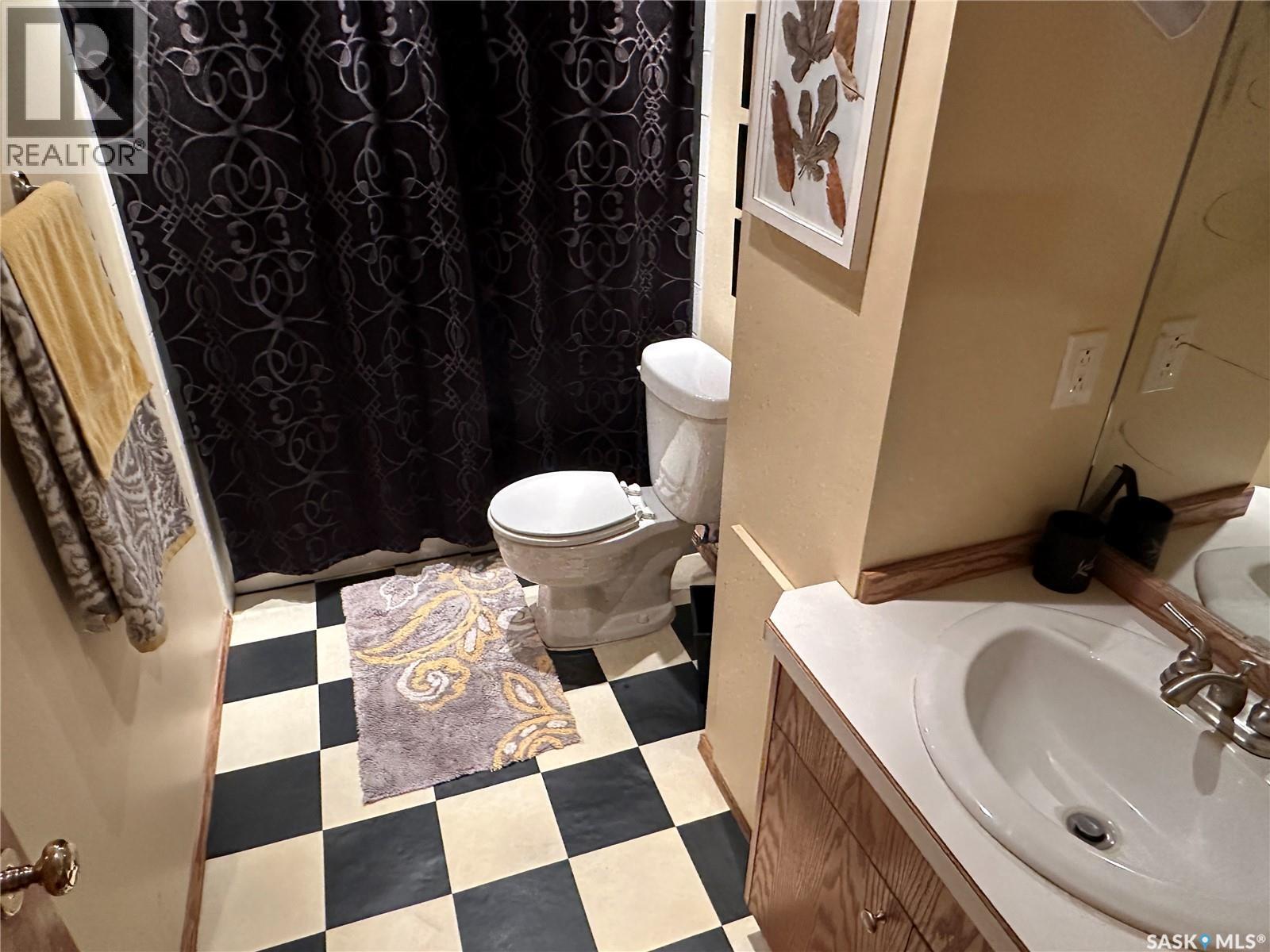 503 9th Street Ne, Weyburn, Saskatchewan  S4H 1G2 - Photo 32 - SK050840