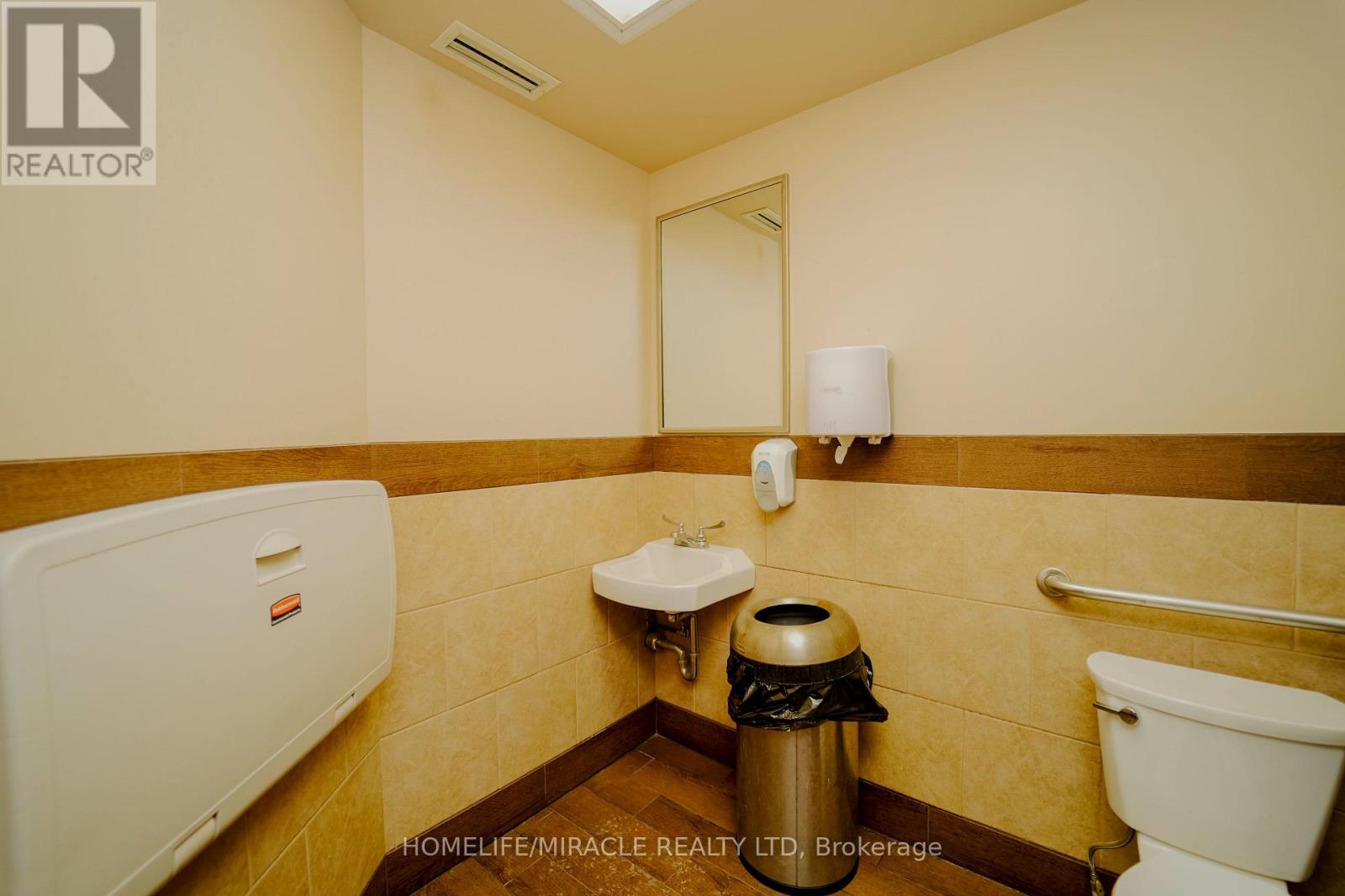 391 Queen Street, Halton Hills, Ontario  L7J 0A8 - Photo 19 - W13883212