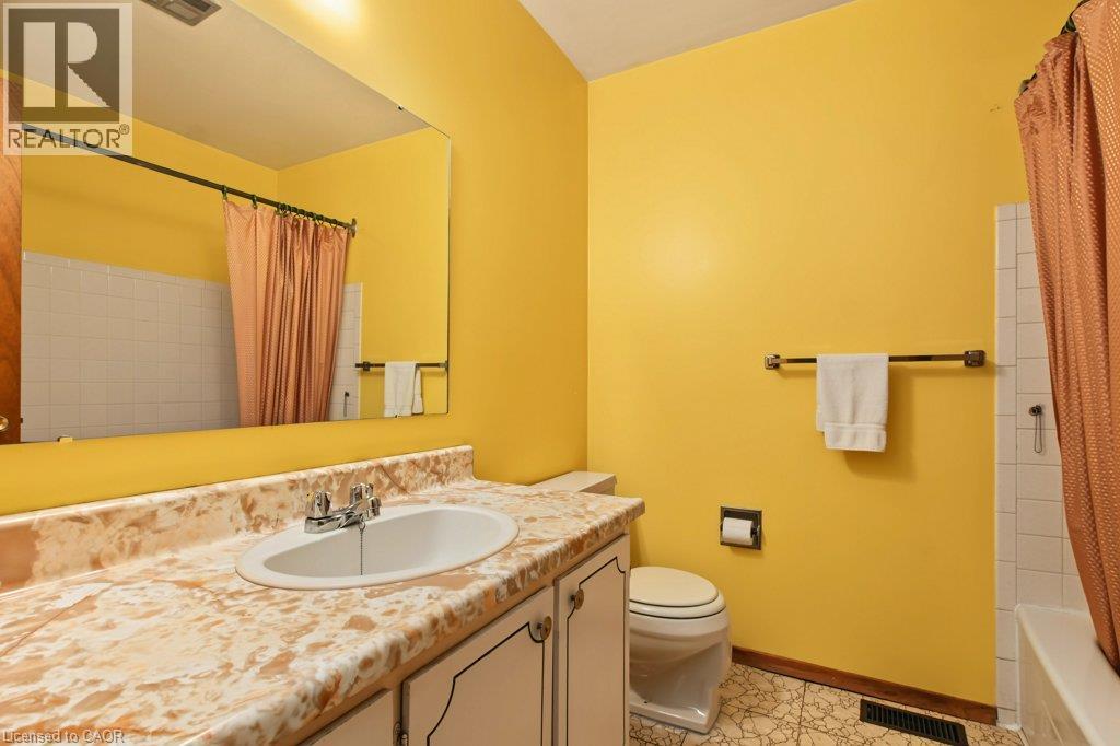 1535 Westminster Place, Burlington, Ontario  L7P 2B4 - Photo 17 - 40869215