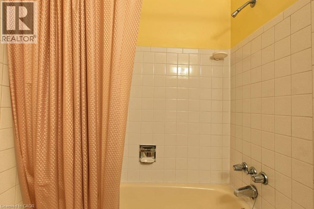 1535 Westminster Place, Burlington, Ontario  L7P 2B4 - Photo 18 - 40869215