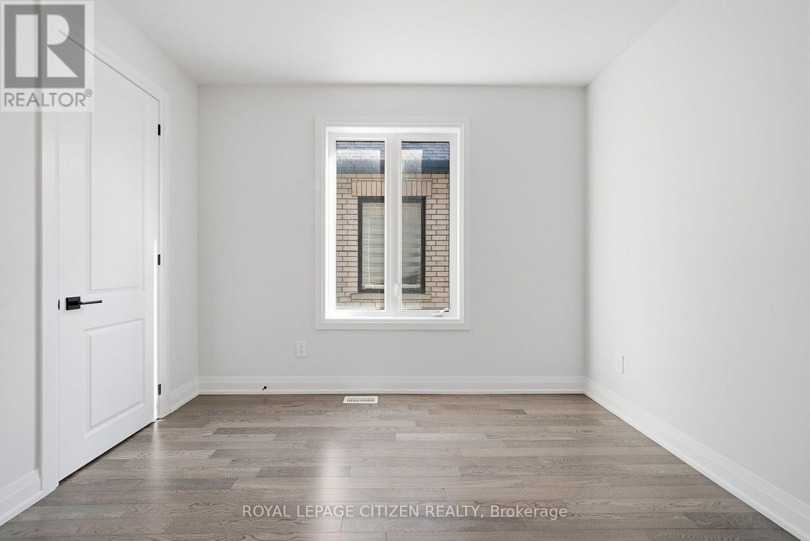 18 Mckay Avenue, Kawartha Lakes, Ontario  K9V 0R2 - Photo 25 - X13883258