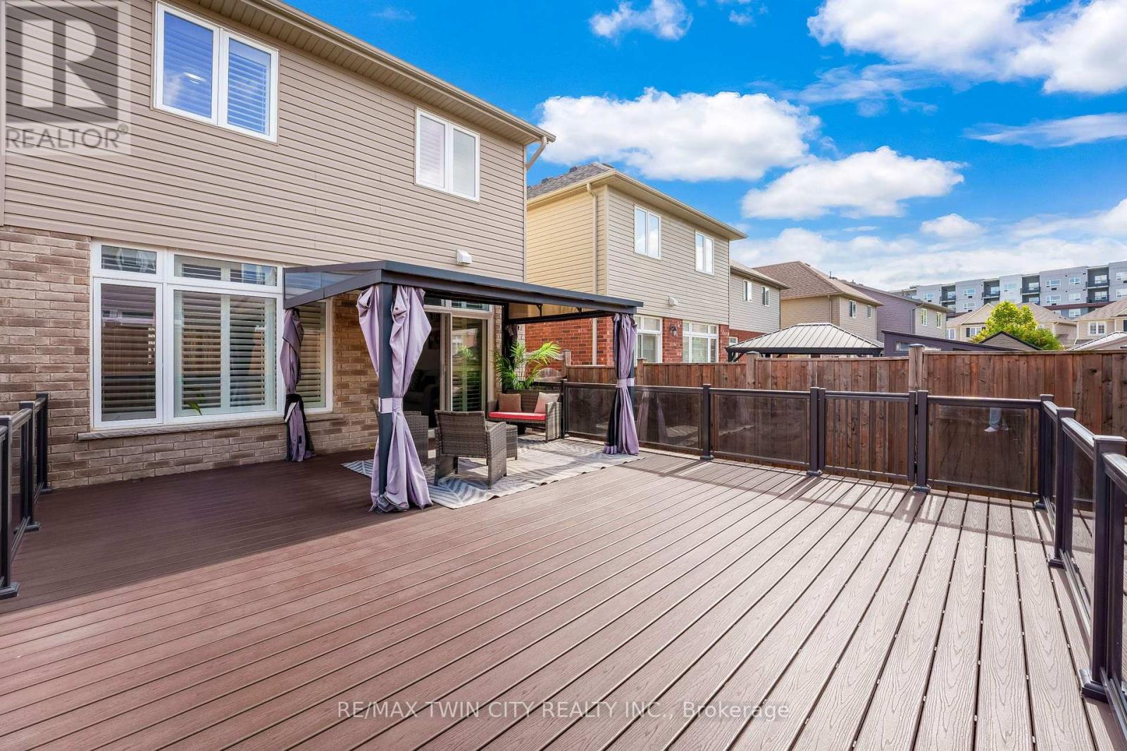 18 Crossbridge Avenue, Kitchener, Ontario  N2A 0J9 - Photo 35 - X13883278