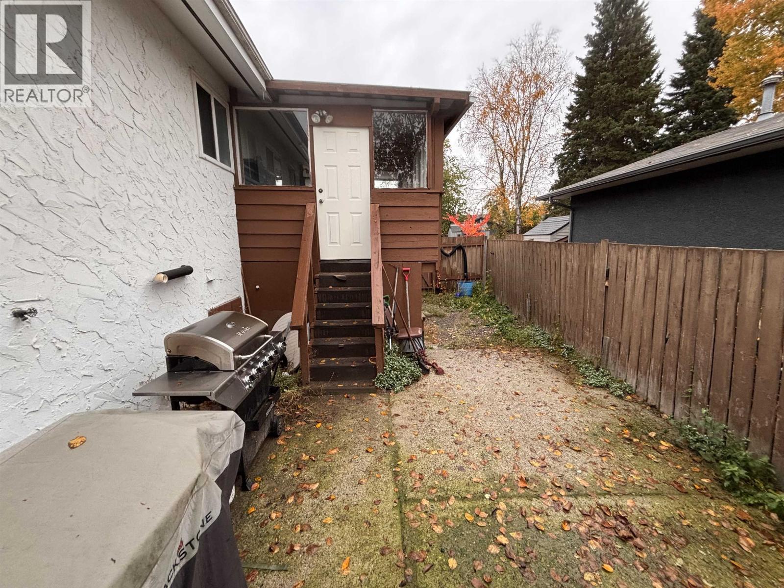 6696 SIMON FRASER AVENUE