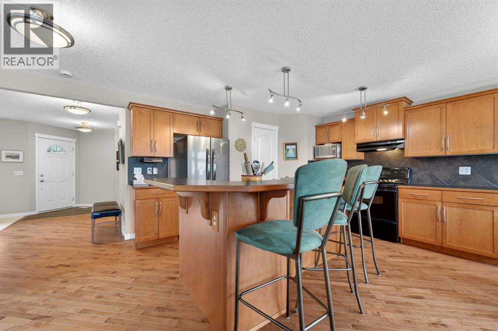 35 Rockyledge Rise NW, Calgary, Alberta  T3G 5N1 - Photo 4 - A2340728
