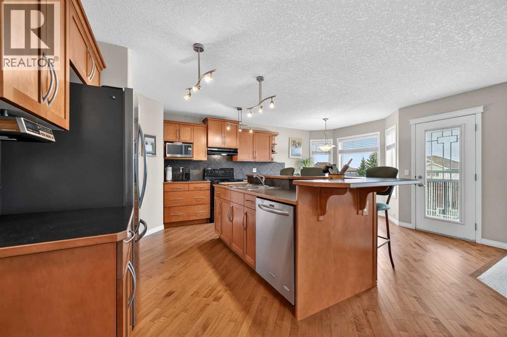 35 Rockyledge Rise NW, Calgary, Alberta  T3G 5N1 - Photo 5 - A2340728