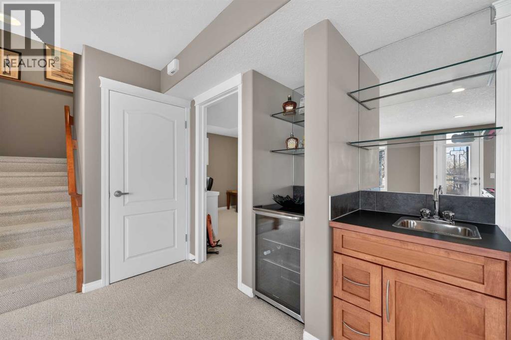 35 Rockyledge Rise NW, Calgary, Alberta  T3G 5N1 - Photo 32 - A2340728