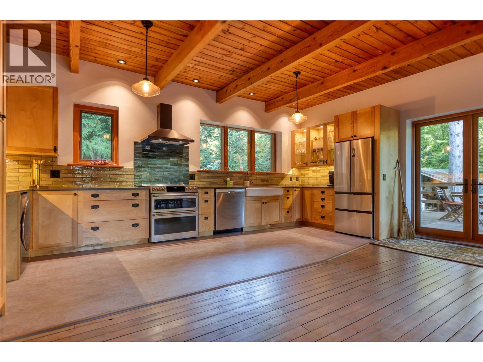 7025 Beggs Road, Nelson, British Columbia V1L 5P6 - Photo 3 - 10403009