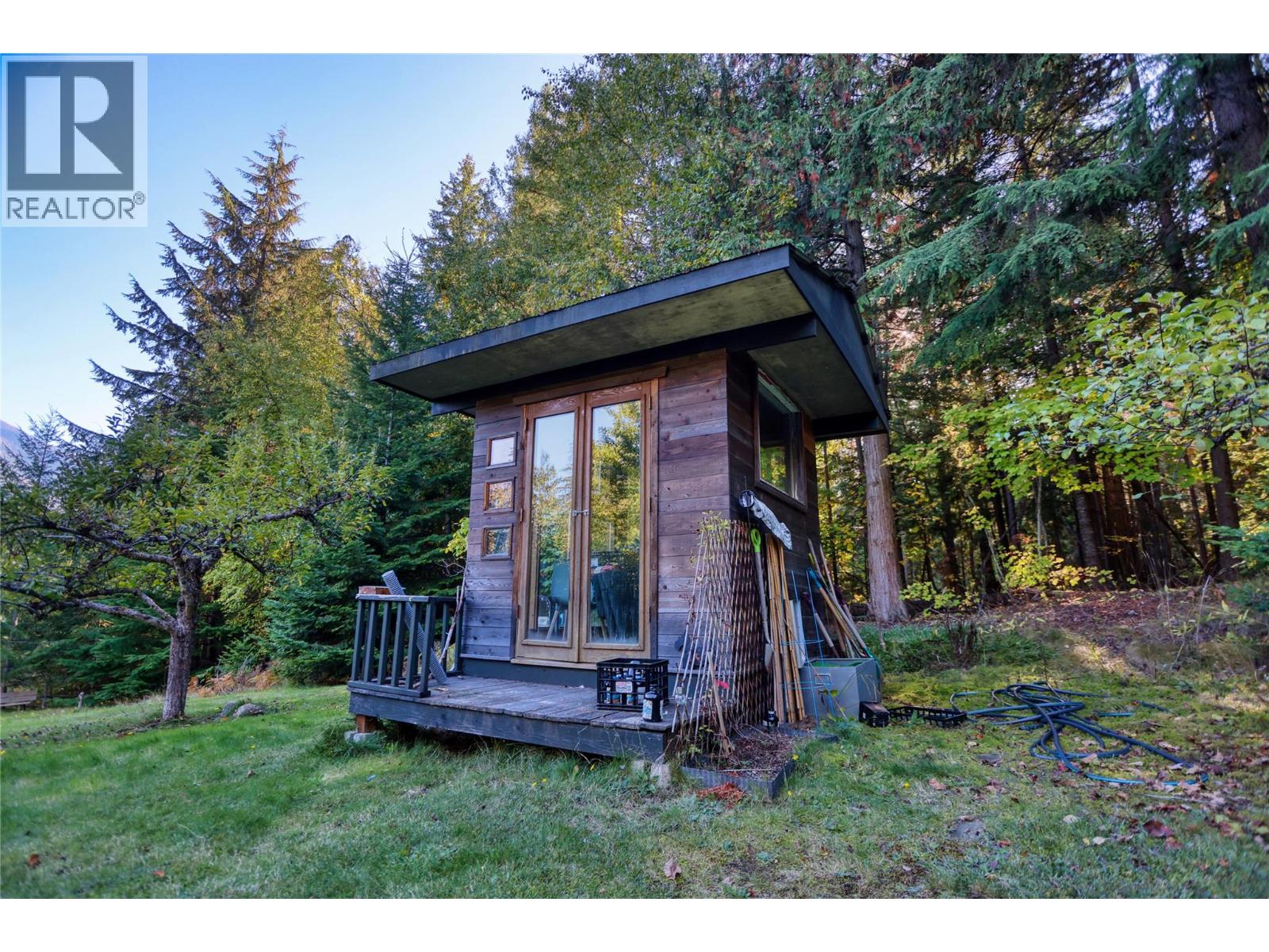 7025 Beggs Road, Nelson, British Columbia V1L 5P6 - Photo 49 - 10403009