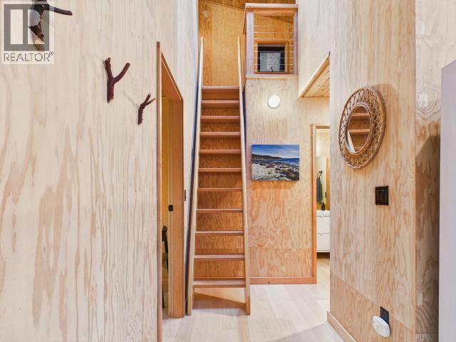1016/1018 JOHNSON LANE
