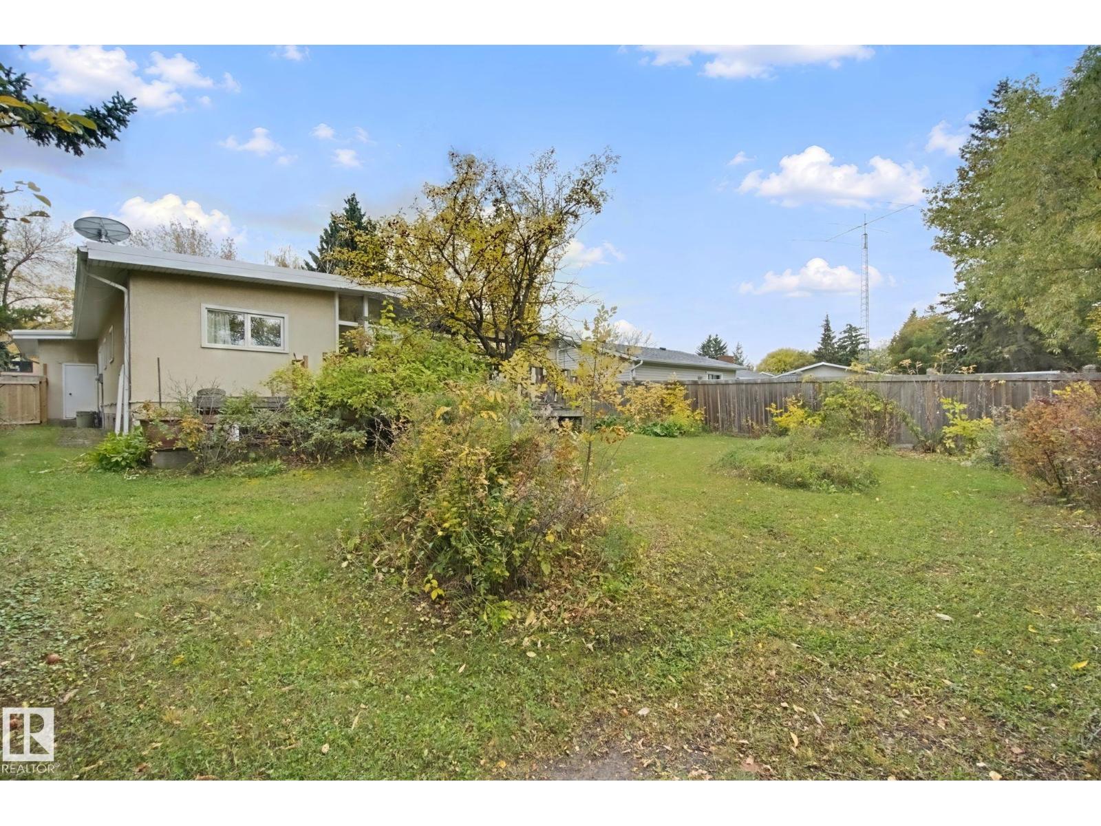 15432 78 AV NW