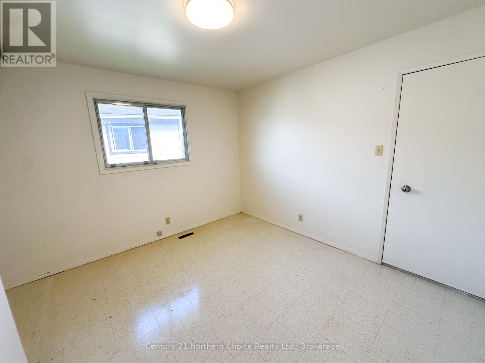 46/48 Birch Drive, Ear Falls, Ontario  P0V 1T0 - Photo 11 - X13883372