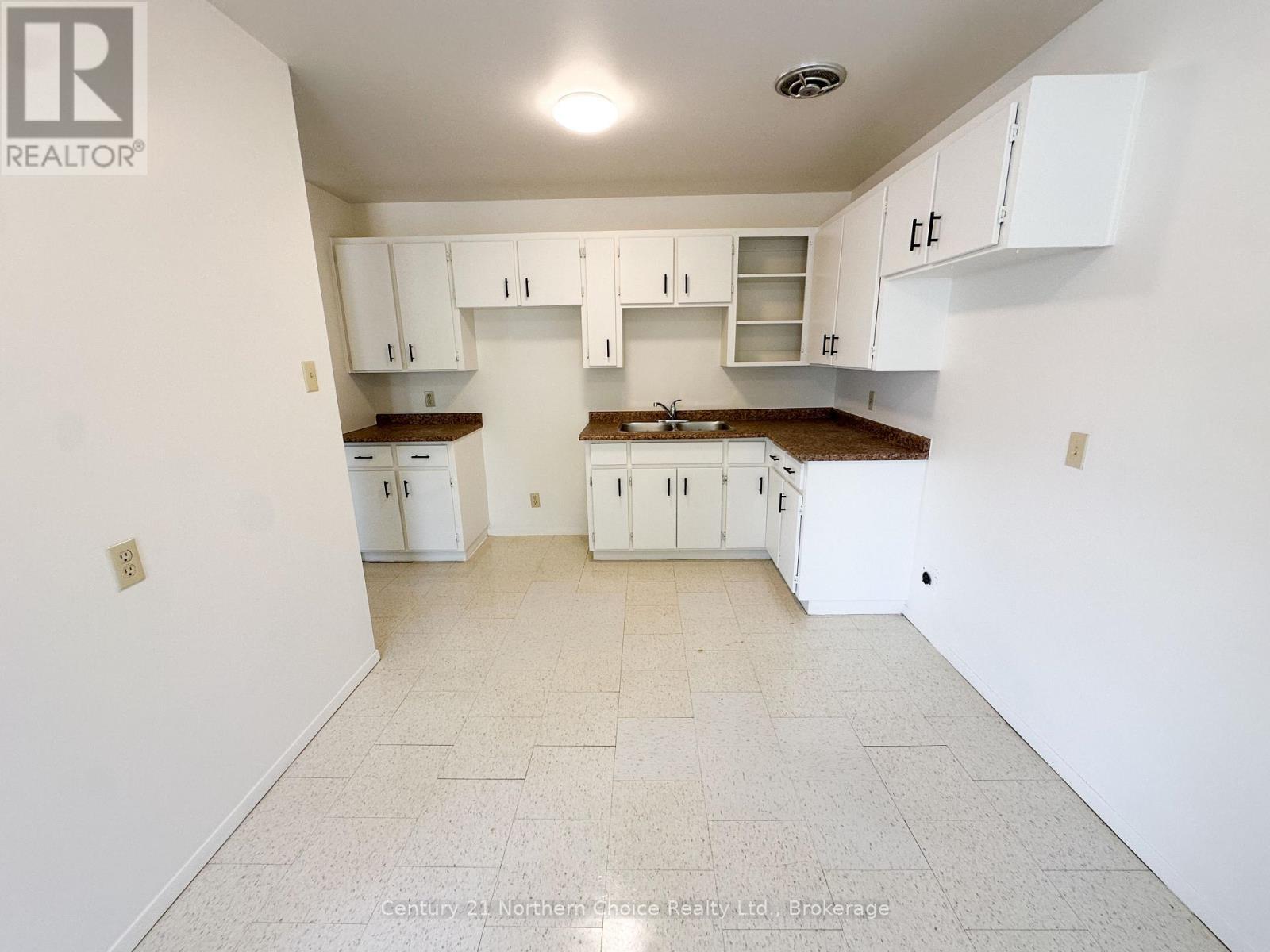 46/48 Birch Drive, Ear Falls, Ontario  P0V 1T0 - Photo 4 - X13883372