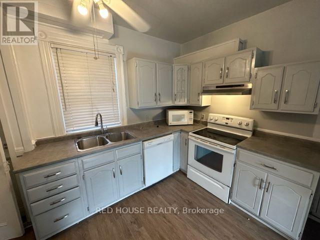 150 West Street N, Orillia, Ontario  L3V 5C5 - Photo 3 - S13883358