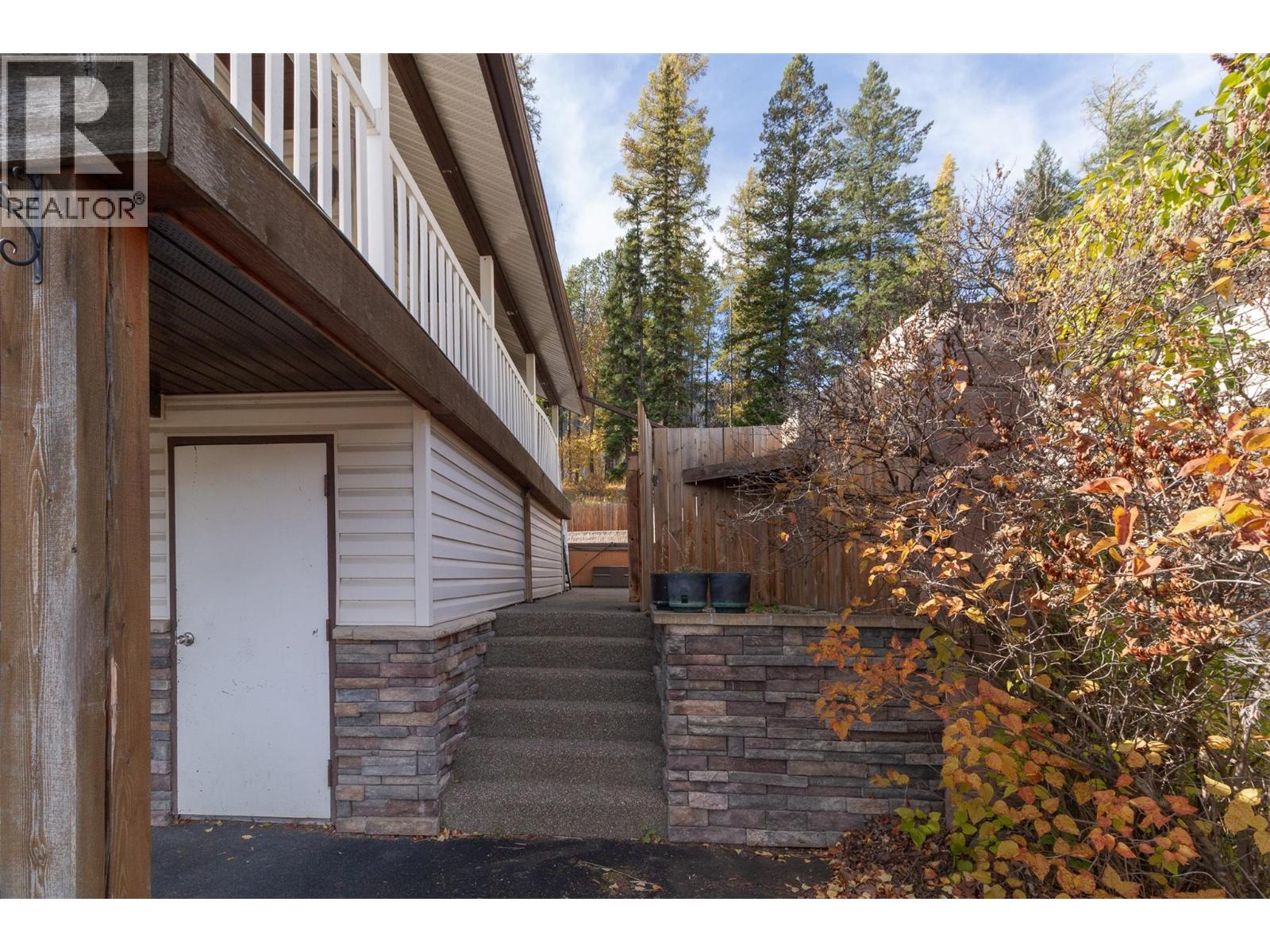 1207 PINYON Road