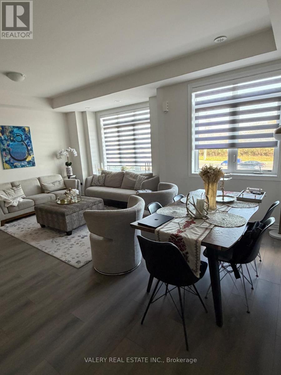517 Dundas Street E, Oakville, Ontario  L6H 3P6 - Photo 4 - W13883378