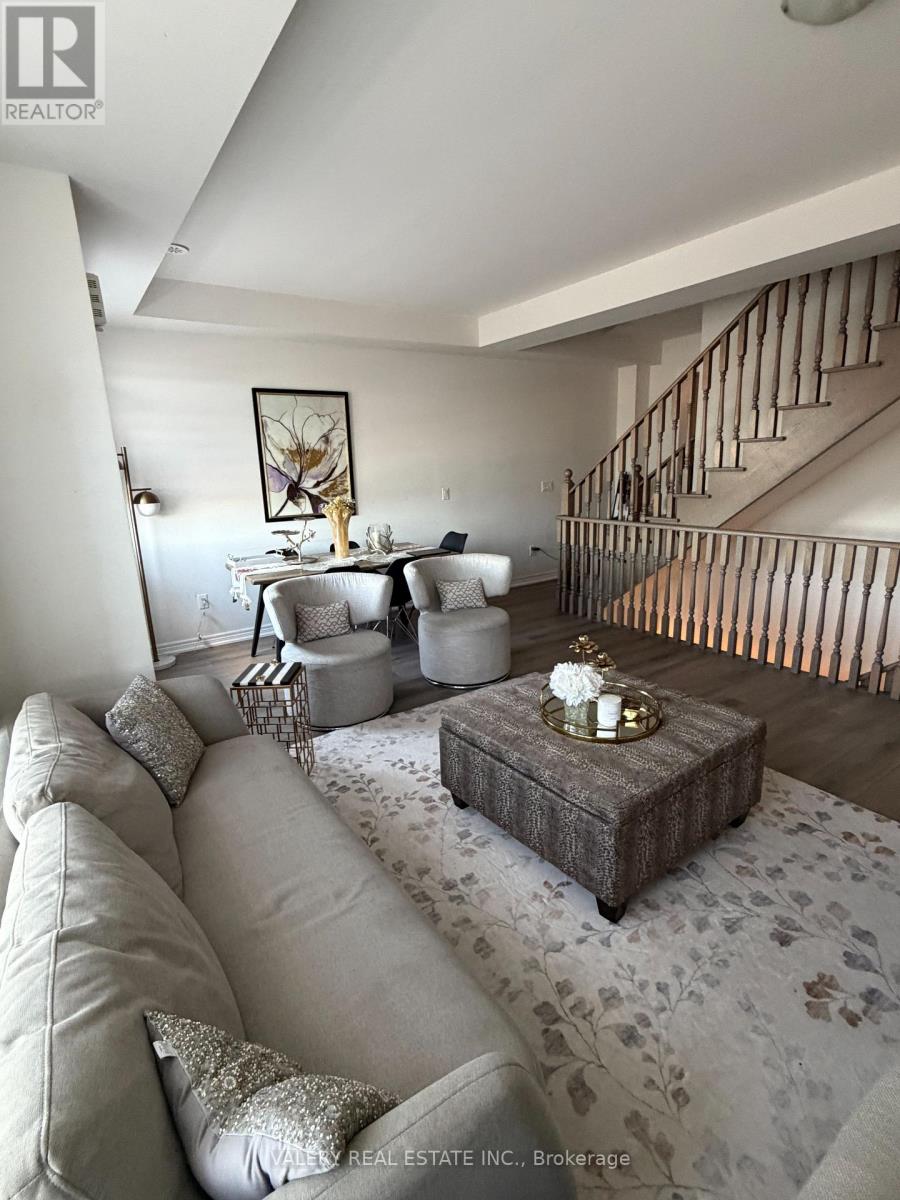 517 Dundas Street E, Oakville, Ontario  L6H 3P6 - Photo 5 - W13883378