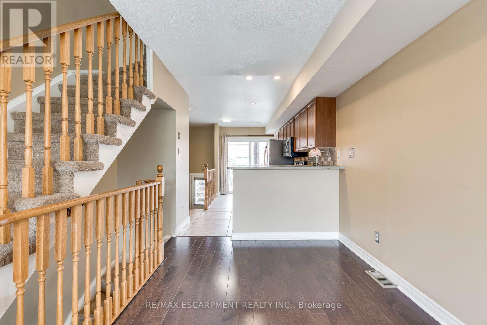 51 - 1751 Lampman Avenue, Burlington, Ontario  L7L 6W3 - Photo 12 - W13883382