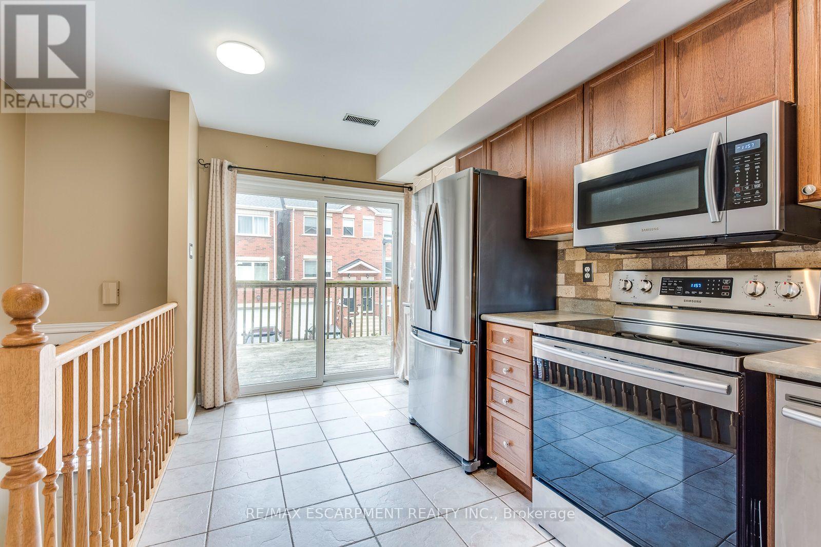 51 - 1751 Lampman Avenue, Burlington, Ontario  L7L 6W3 - Photo 6 - W13883382