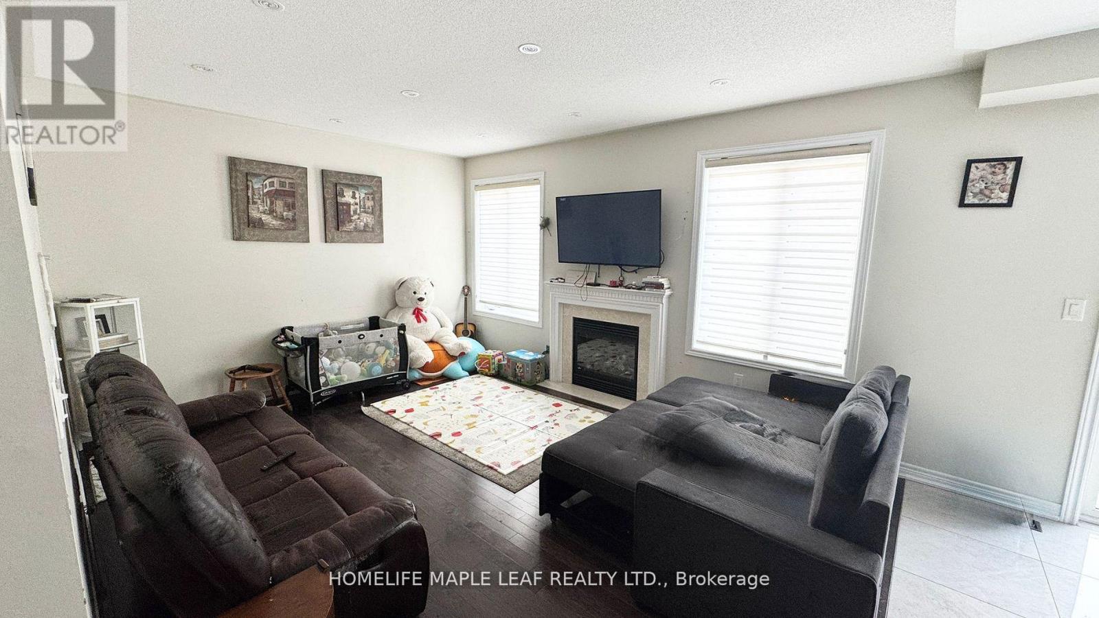 8 Ricardo Road, Brampton, Ontario  L6P 3Z1 - Photo 2 - W13883404
