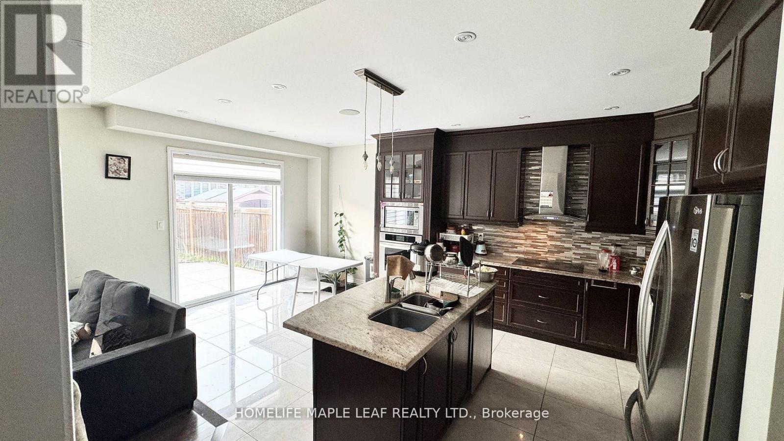 8 Ricardo Road, Brampton, Ontario  L6P 3Z1 - Photo 3 - W13883404