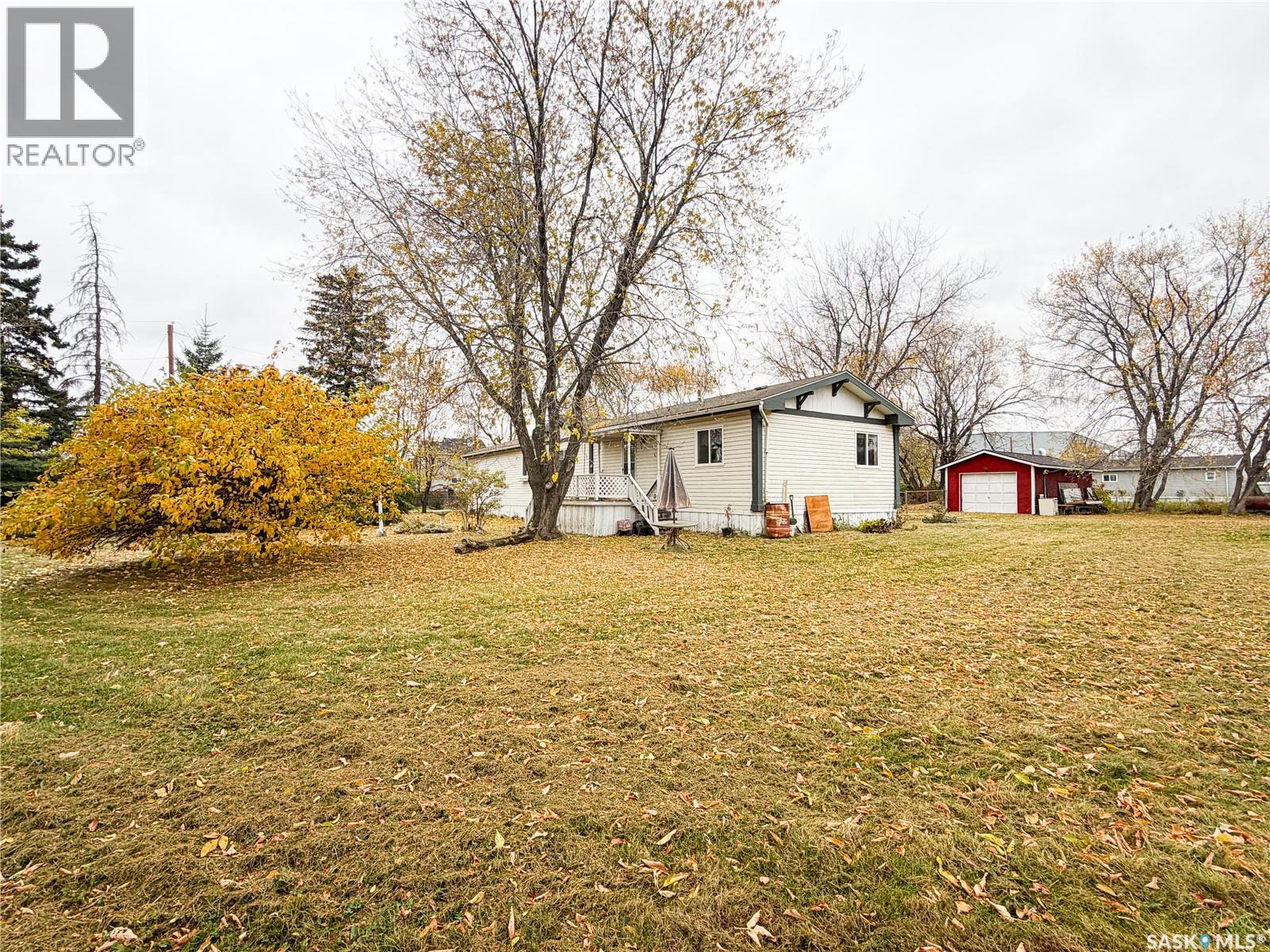 501 7th AVENUE E Meadow Lake Saskatchewan Canada S9X1X9 3