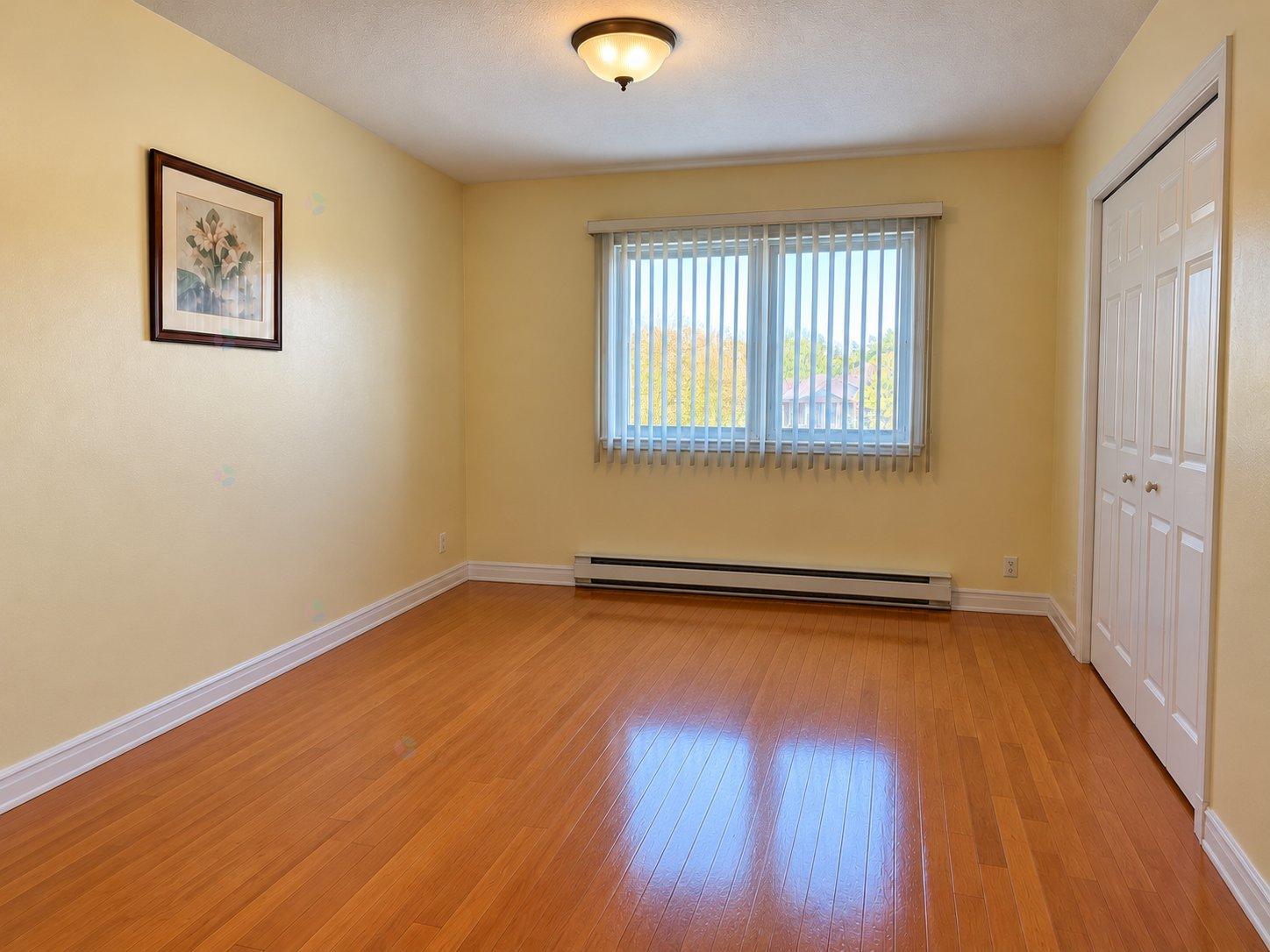 2313-2315 Rue Rousseau Montréal (LaSalle) Quebec Canada H8N1K9 4